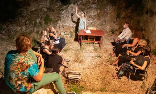 Na tri lokacije u povijesnoj jezgri Dubrovnika održana premijera predstave 'Dubrovačka zrcala'