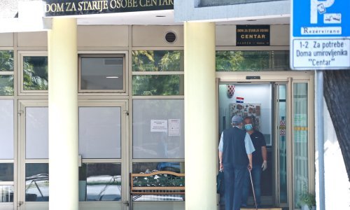 Svi smiju gdje hoće, osim njih: Korisnici domova za starije već mjesecima bez slobode kretanja