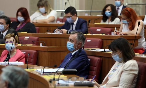 Neki se u Saboru smrzavaju zbog klime, neki se pak kuhaju. Jandroković: Teško mi je biti pravedan