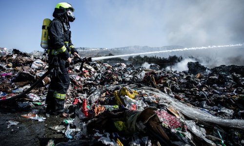 [FOTO / VIDEO] Lokaliziran veliki požar u Splitu, vatrogasci još na terenu, jedan lakše ozlijeđen