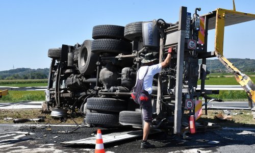 [VIDEO/FOTO] Sudarili se kamioni na autocesti, pogledajte kako to izgleda