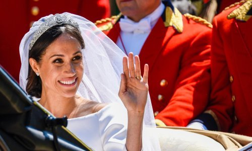 Razriješen je misterij oko tijare koja je uoči kraljevskog vjenčanja posvađala kraljicu i Meghan Markle