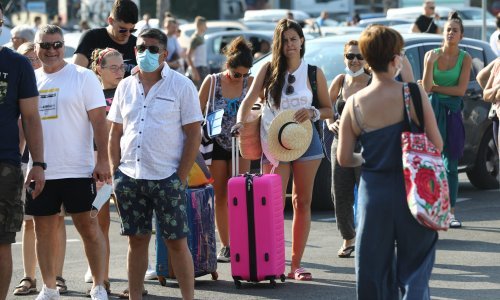 Avioni i trajekti u Splitu prevezli rekordnih 90.000 putnika