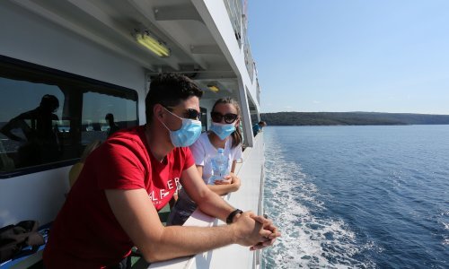 U Hrvatskoj se obaraju turistički rekordi: Ovdje sve vrvi turistima, iznajmljivači potvrdili - na snazi je posve novi trend