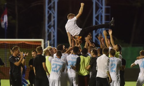 Treneru Rijeke nakon trijumfa pred kamerama pobjegla ružna riječ; strateg Lokomotive od srca čestitao suparniku i našao razlog poraza