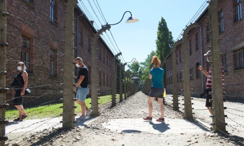 U Auschwitzu održana komemoracija za ubijene Rome i Sinte