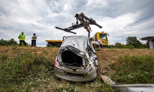 Sudarila se tri vozila, vozač iz Francuske umro na putu do bolnice