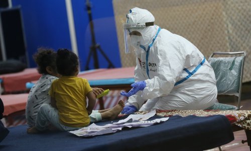 Indijski ministri u bolnici, peti dan zaredom više od 50.000 zaraženih