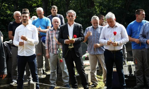 [VIDEO] Pupovac u Uzdolju: Mučki su ubijeni...Svatko tko misli da država može biti opravdanje za ovakve zločine, teško griješi!