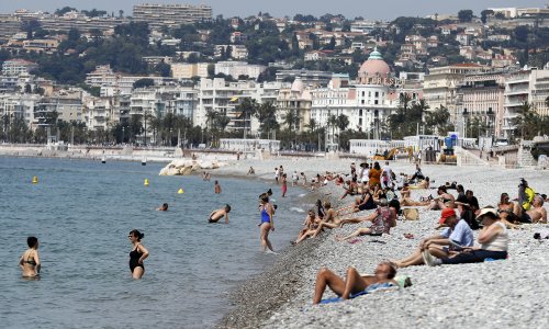 Popularno francusko turističko odredište uvelo obavezno nošenje maski na otvorenom