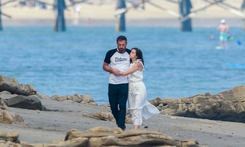 Žena koja ga je vratila na pravi put: Ben Affleck ne skida ruke sa zgodne Kubanke