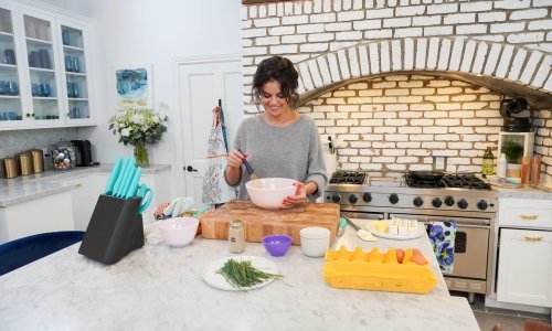 Nakon pjevanja, glume i depresivnih razdoblja Selena Gomez pronašla je nešto u čemu istinski uživa: Pogledajte u čemu se sada okušala