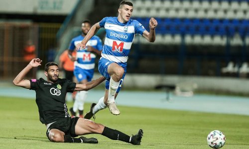 Napadač HT Prve lige poput najvećih nogometnih zvijezda; sletio privatnim zrakoplovom, dočekali ga novinari, a on im poručio...