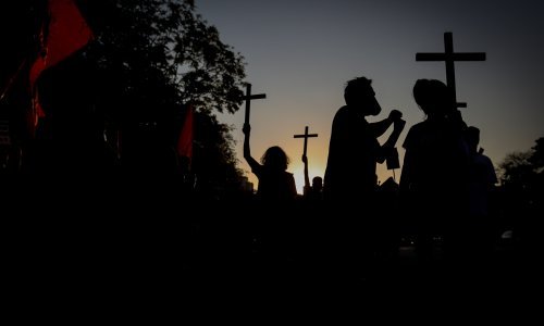 Crne brojke u Latinskoj Americi: Više od 300.000 umrlih od koronavirusa, a znakova slabljenja - nema