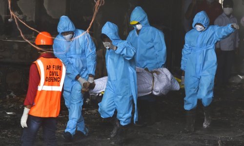 Deset osoba poginulo u Indiji u požaru covid bolnice