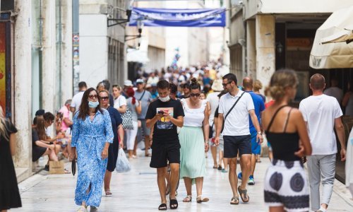 Finska uvodi obavezno testiranje za putnike iz zemalja visokog rizika, Grčka zatvara barove po noći, Hrvatska razmišlja o kruzerima