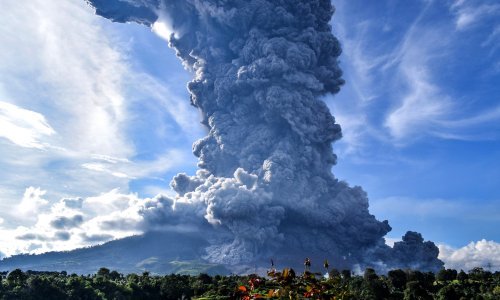 U Indoneziji se probudio vulkan; Mount Sinabung izbacio stup pepela 5 kilometara