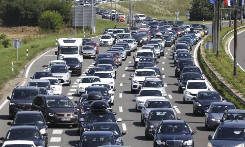 HAC i ARZ za vikend naplatili 36 posto manje cestarine nego lani