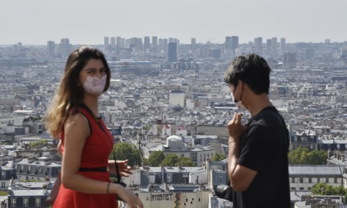 Iako pandemija ne posustaje otvorena Mostra i dio pariških hotela