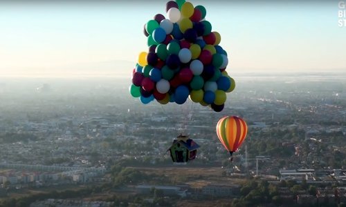 Ovaj Amerikanac zapitao se je li moguće letjeti samo uz pomoć dječjih balona i zatim ostvario taj san