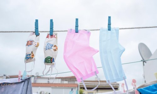 Ni klubovi ni javni prijevoz: Najveći rizik od prijenosa zaraze prijeti unutar kućanstva, pokazala kineska studija