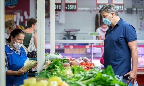 Prvo po namirnice na tržnici, pa onda u ljekarnu: Ovako izgleda jutarnja nabavka premijera Plenkovića u Opatiji