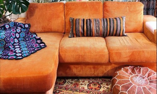 Na foteljama, sofama i jastucima: Ova efektna tkanina u duhu ludih 70-ih novi je hit u uređenju doma