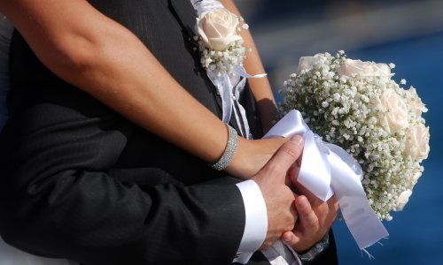 Teška situacija u BiH: 228 zaraženih, devet preminulih, a u Grudama organizirali svadbu sa 600 uzvanika!