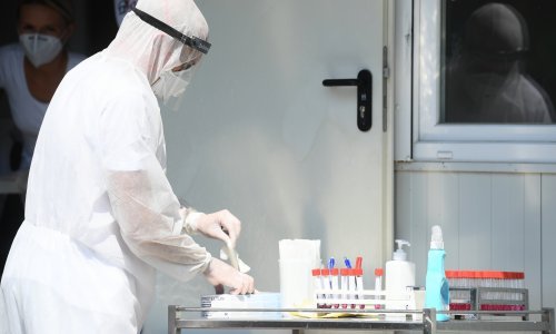 Mutacija koronavirusa mogla bi biti pozitivna, tvrdi ugledni singapurski infektolog