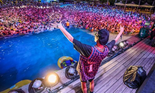 [FOTO/VIDEO] Ovog vikenda u Wuhanu održan je jedan od najvećih partija na svijetu. Korona kao da ni ne postoji!