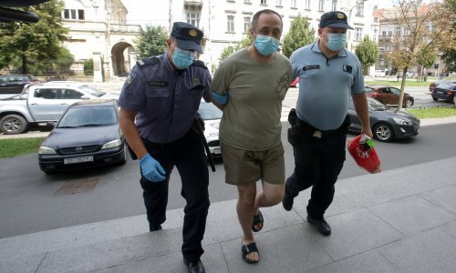 Muškarac koji je odvijačem napao dvoje djece doveden na sud: Dječaku zadao 17, djevojčici 13 uboda