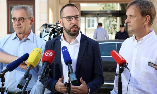 Tomašević zgrožen: Vlada poput najgoreg učenika, kao da su bili tjedan dana u noćnom klubu, a onda dan prije ispita...