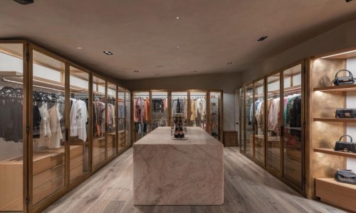 Ovo se rijetko viđa: Kuća slavnog para krije ormar kakav sanja većina žena