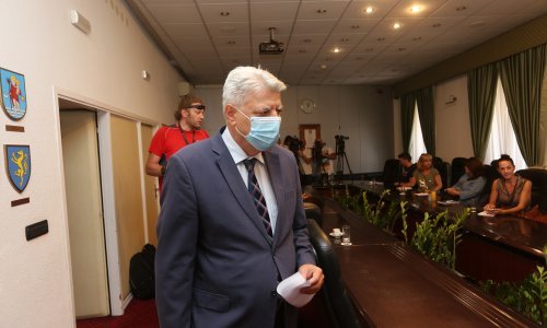 Komadina: Bolje zatvoriti noćne klubove, nego izgubiti mjesec dana sezone