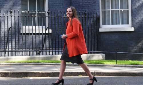 Gotovo čitava vlada na Islandu u karanteni nakon večere u hotelu pogođene zarazom