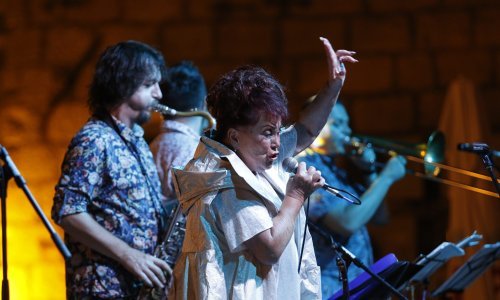 [FOTO] Zdenka Kovačiček i Greenhouse Blues Band otvorili Makarska Jazz festival