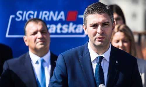 Dubrovački gradonačelnik: 'Unatoč crvenoj listi u grad je danas sletjelo šest aviona s britanskim gostima'