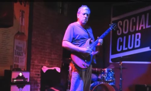 Preminuo Jack Sherman, bivši gitarist Red Hot Chili Peppersa