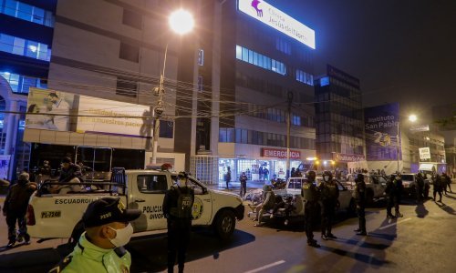 Peru: Najmanje 13 mrtvih u stampedu u noćnom klubu nakon upada policije zbog korone