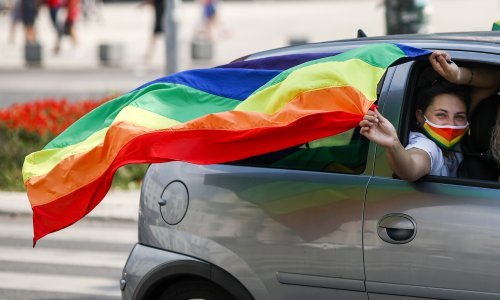 [FOTO] Pogledajte kako je izgledala sarajevska Povorka ponosa na četiri kotača