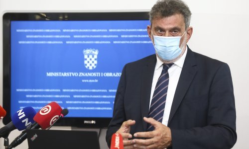 Predstavljene upute za početak školske godine: Što ako se pojavi zaraza, kako osigurati razmak?