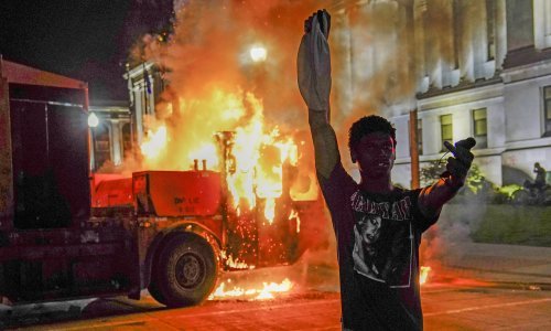 Druga noć nereda u Wisconsinu nakon ranjavanja crnca