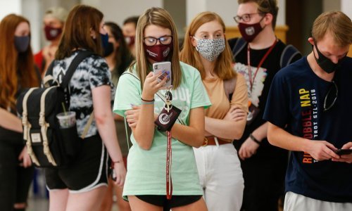 Svi srednjoškolci u Velikoj Gorici dobit će po 1000 kuna, a svim učenicima koji ih moraju nositi grad osigurava besplatne maske