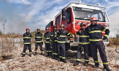 [FOTO/VIDEO] Požar kod Vodica pod nadzorom, povukle se zračne snage