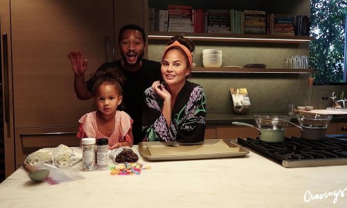 Društvene mreže gore: Recept za jaja Chrissy Teigen posvađao njezine obožavatelje