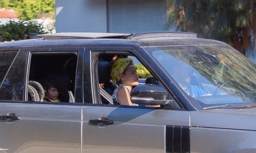 Rijetko ih viđamo zajedno u javnosti: Ryan Gosling i Eva Mendes u obiteljskom izlasku s preslatkim kćerkicama