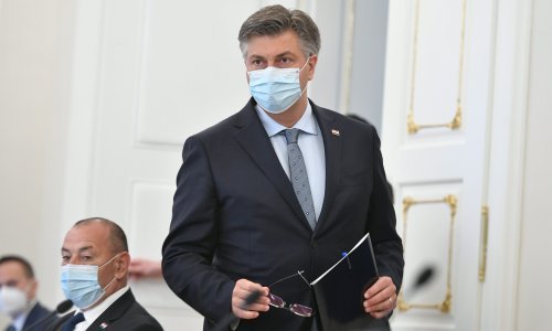 Plenković najavio: Mjera od 4 tisuće kuna za pomoć gospodarstvu ostaje do kraja godine, stiže i pomoć za one koje će zatvoriti stožeri civilne zaštite