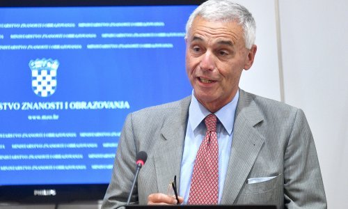 [FOTO/VIDEO] Ugledni talijanskI virolog u Hrvatskoj: Škole se nisu zatvarale ni tijekom ratnih vremena; djeca nisu na udaru ovog virusa