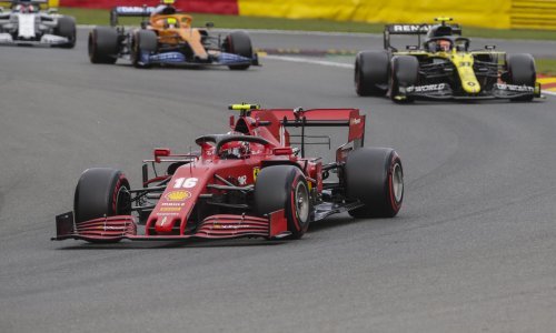 Nezadrživom Lewisu Hamiltonu 'pole position' i rekord staze, ali vijest dana je povijesni debakl sporog Ferrarija