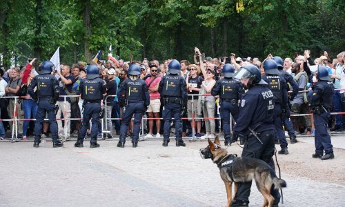 Njemački političari ogorčeni zbog napada prosvjednika na parlament